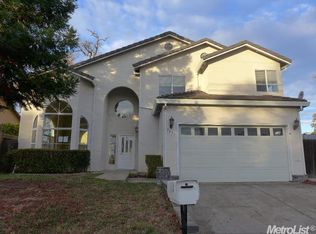 7051 Cross Dr, Citrus Heights, CA 95610
