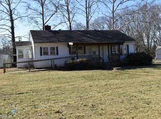 4524 White Rock Rd, Winston Salem, NC 27105