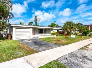 333 SE 10th Ct, Deerfield Beach, FL 33441