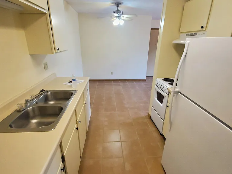 1719 La Crescent St #154 — Photo 7