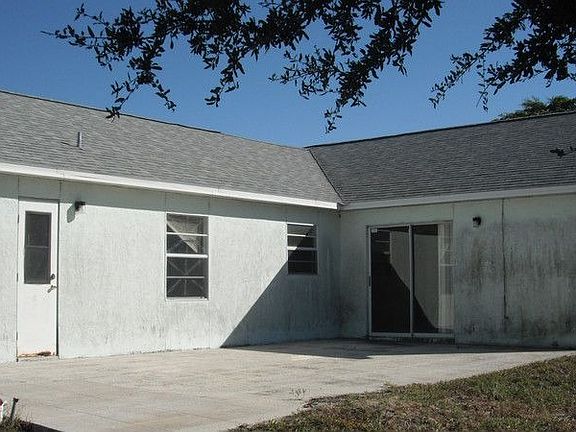 3rd image of 3008 NW 6th Pl