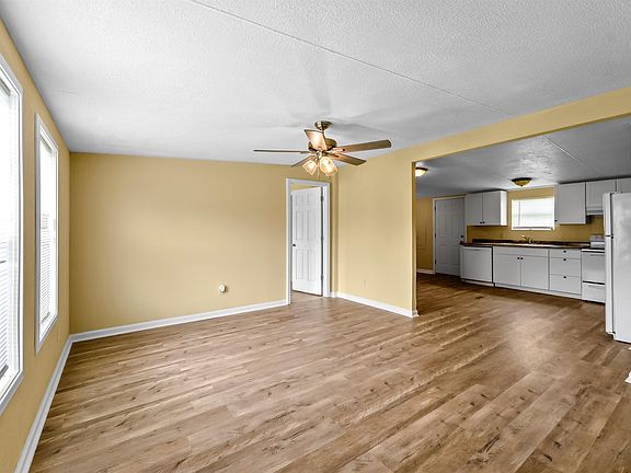 3rd image of 2789 Avondale St