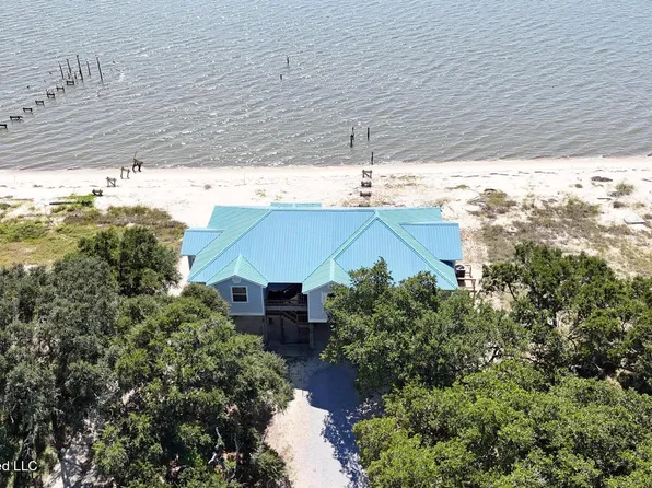 8217 Belle Fontaine Dr, Ocean Springs, MS 39564