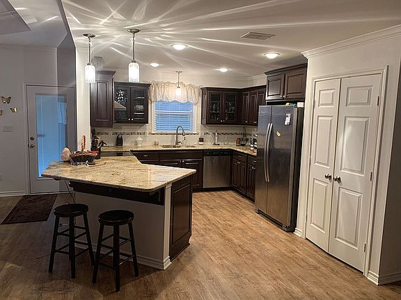 4th image of 16474 S Lakeview Dr