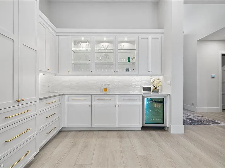 6597 Caldecott Dr — Photo 10