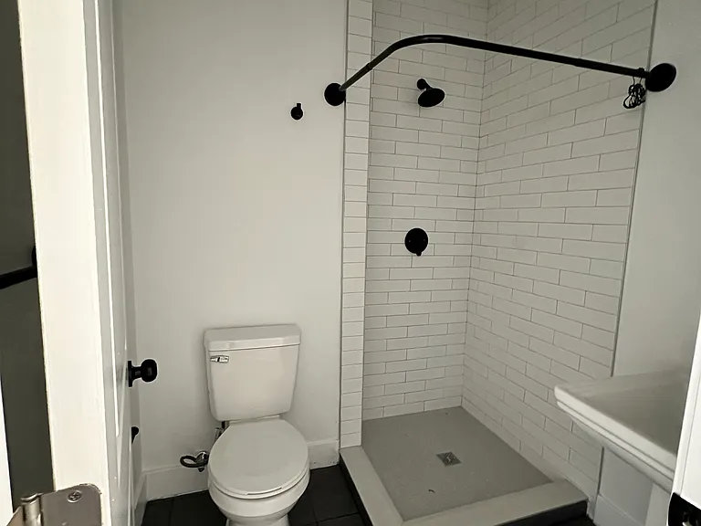 1240 W Allegheny Ave #1 — Photo 5