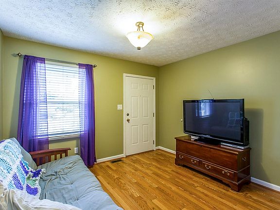 5th image of 983 Tatesbrook Dr