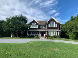 30 Post Fields Ln, Quogue, NY