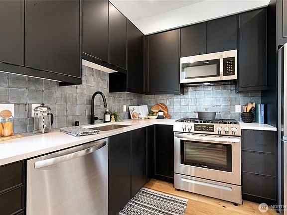 4th image of 4322 Wallingford Avenue N #A