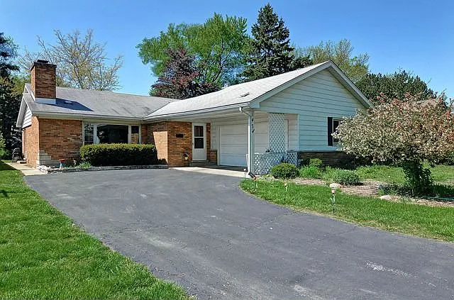 147 Chicago Ave photo 1