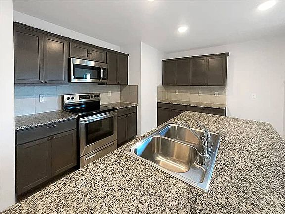 3rd image of 340 Silo Cir