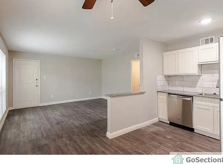 210-100 S Bowser Rd — Photo 4
