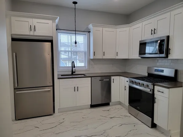 23 Mary Ave Floor 2, East Providence, RI 02914