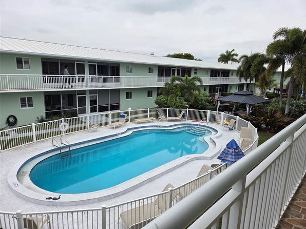 2100 NE 38th St APT 210