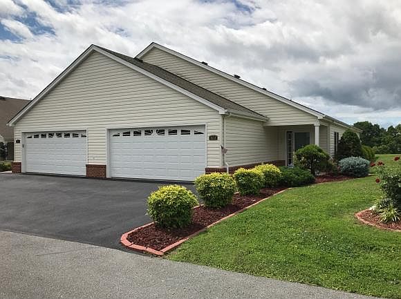 1st image of 1613 White Pine Ln