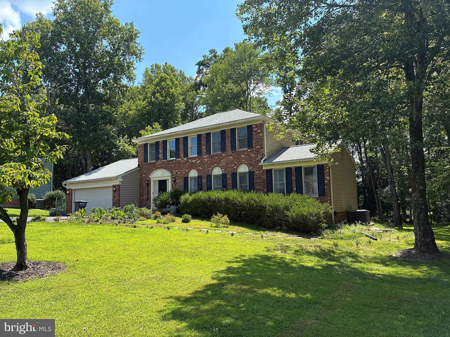 5 bed, 2393 sqft, $4,500 — Photo 3
