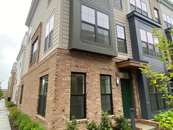 7339 Blade Dr, Falls Church, VA 22042