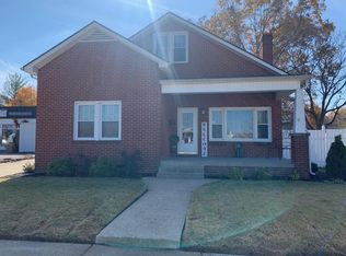 205 E Blythe St, Paris, TN 38242