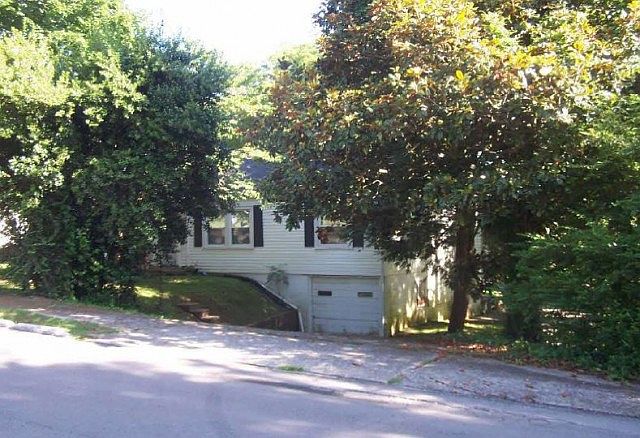 2nd image of 605 Swanson Blvd