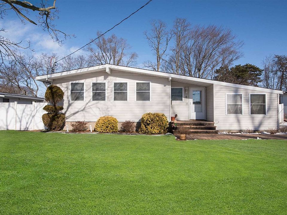 1st image of 8 Dennis Dr