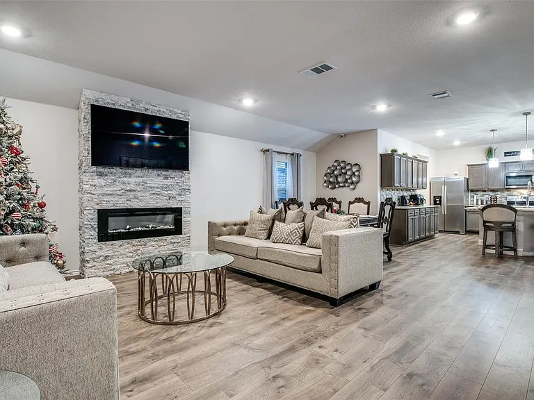 1829 Strongbark Dr — Photo 6