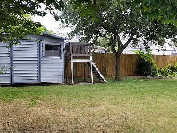 3rd image of 325 Lake Wichita Dr