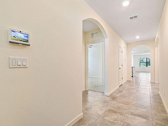5th image of 6514 NW Oaklawn Way