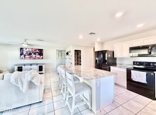 8208 W Sands Rd, Glendale, AZ 85303