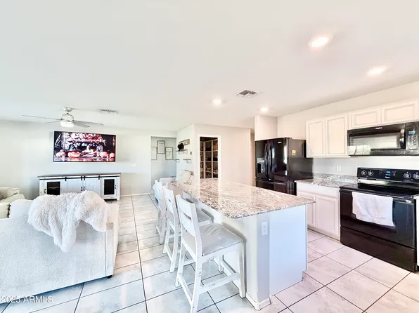8208 W SANDS Road, Glendale, AZ 85303