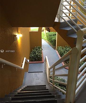 3rd image of 9741 Fontainebleau Blvd #H207