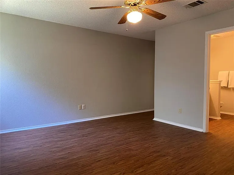 1707 Timberwood Dr — Photo 16
