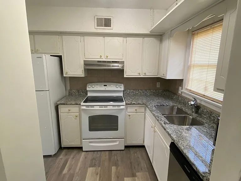 3700 Bush River Rd #F4 — Photo 1