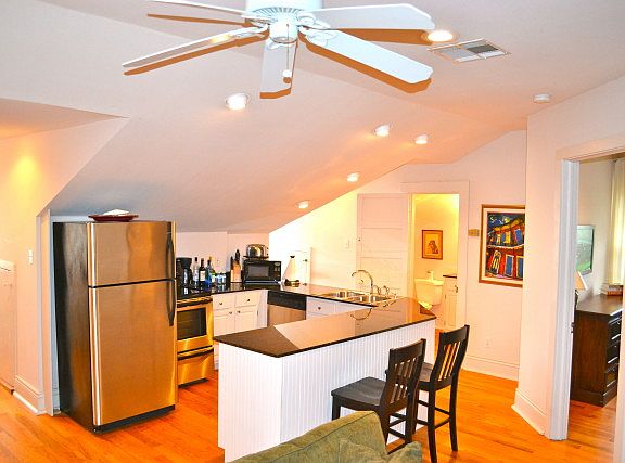 2nd image of 2619 Saint Charles Ave #C
