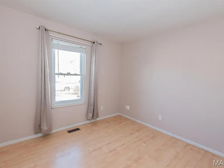 4 Barrington Dr — Photo 16