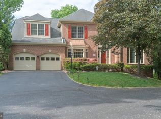 8305 Judy Witt Ln, Vienna, VA 22182