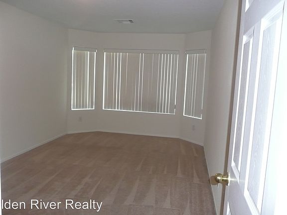4th image of 9677 Giddings Ave