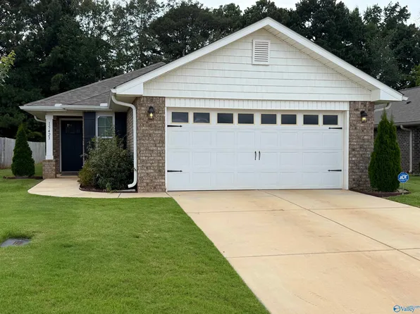 15423 Lapwing Cv, Athens, AL 35611