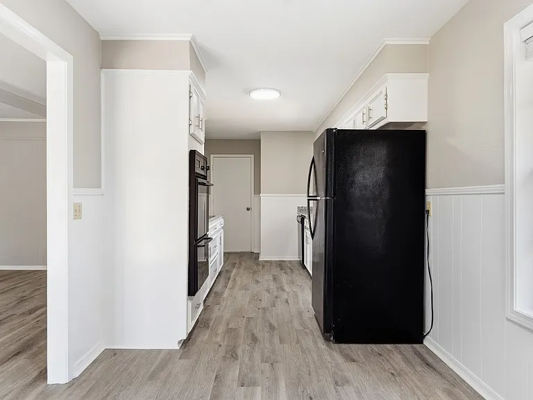 8208 Mark Ln — Photo 7
