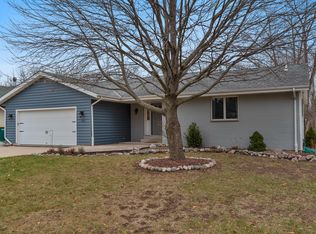 510 S Colonial Pkwy, Saukville, WI 53080