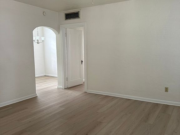 3rd image of 825 NW 10th Ave