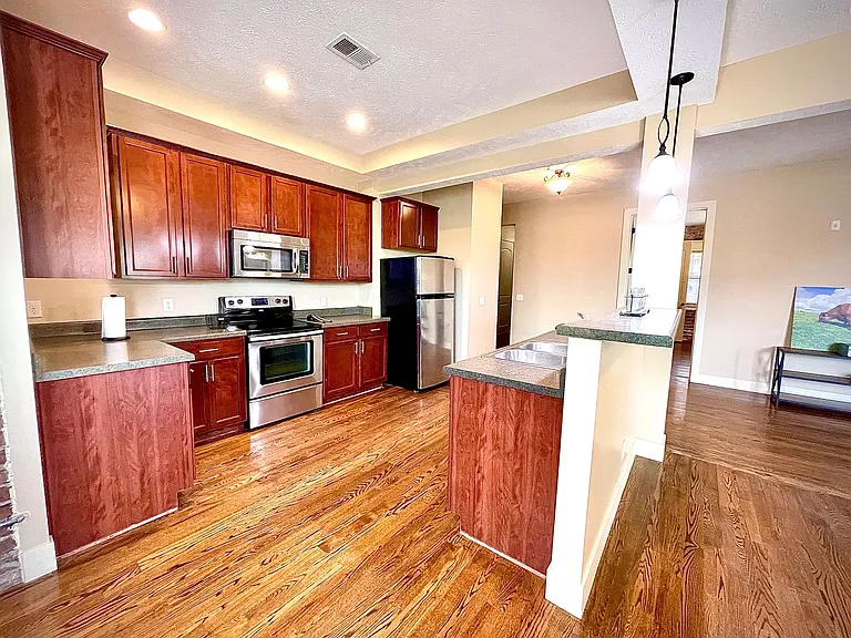 2934 Leavenworth St — Photo 106