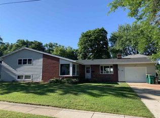 303 Bel Aire St, Edgerton, WI 53534