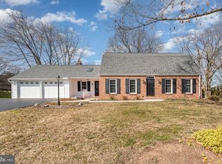 8 Plymouth Cir, Hershey, PA 17033