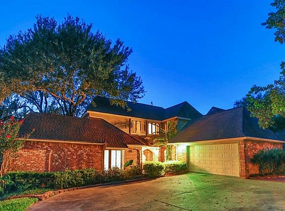 2nd image of 4034 Greenbriar Dr
