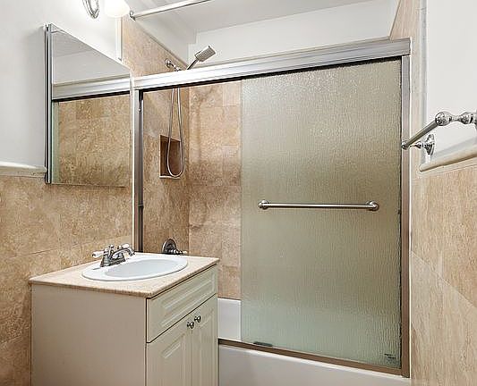 5th image of 333 E 34th St APT 6N