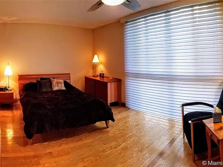 15645 Collins Ave #206 — Photo 48