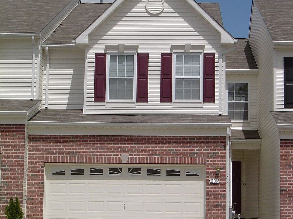 Front of 203 Golden Eagle Way