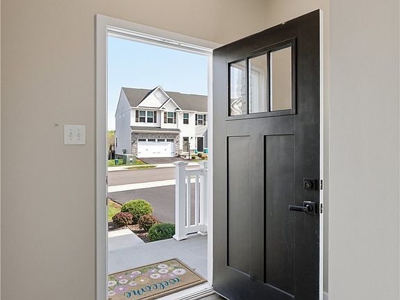 5th image of 139 Melinda Ct