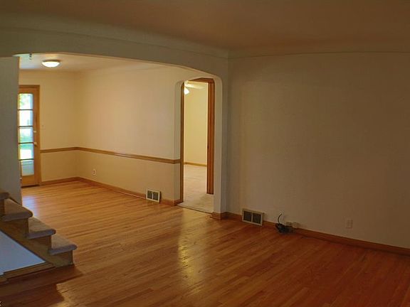 3rd image of 4203 Bexley Blvd
