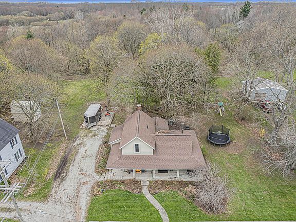 3rd image of 89 Western Ave